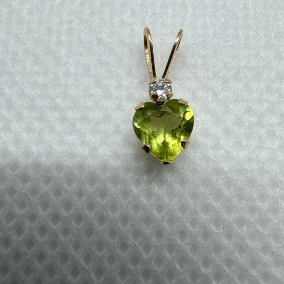 10K Yellow Gold Heart Shape Peridot And Cubic Zirconia Accent Pendant Estate - Picture 2 of 13